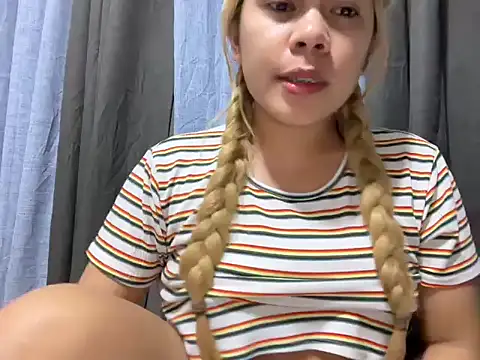 Snapshot of Mooree_naba chatting on July 2026 01:08:02 PM Mooree naba online show from July 2026 01:08:02 PM