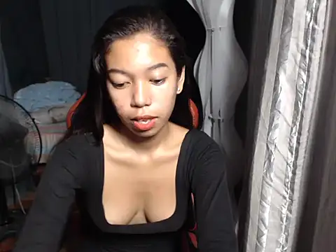 urgirlyflor online show from March 2026 01:11:01 PM