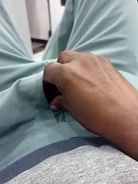 Snapshot of Daddyishere_19 chatting on February 2026 06:35:02 AM Daddyishere 19 online show from February 2026 06:35:02 AM