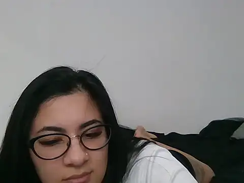 Agusgold22 online show from May 2026 03:38:01 PM