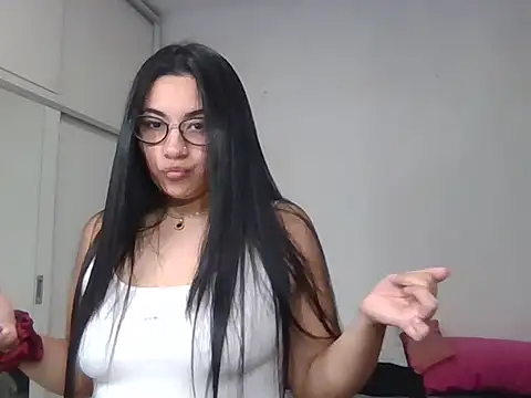 Agusgold22 online show from March 2026 06:34:02 PM