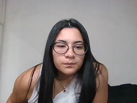 Agusgold22 online show from March 2026 04:21:02 PM