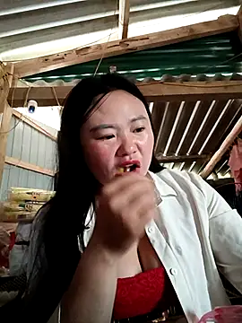 lisn-cute online show from April 2026 12:28:01 AM