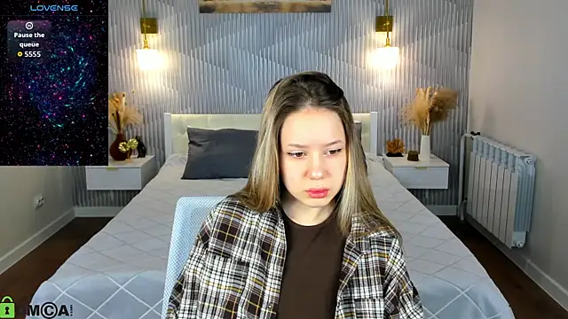 Mini Allice online show from March 2026 01:06:01 AM