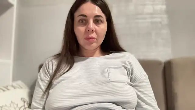 Darsy Rox online show from April 2026 07:32:01 PM
