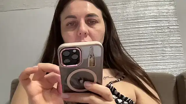 Snapshot of Darsy_Rox chatting on February 2026 10:43:02 PM Darsy Rox online show from February 2026 10:43:02 PM