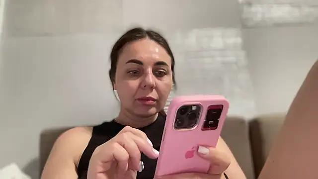 Darsy Rox online show from June 2026 05:33:01 PM