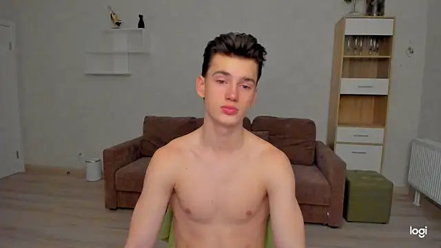 Max foks  online show from April 2026 02:13:01 PM