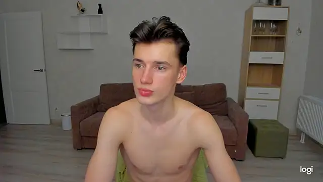 Max foks  online show from April 2026 10:33:02 AM