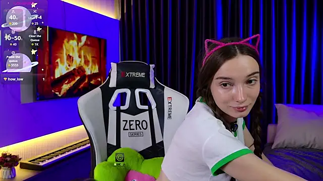 AnnyShore online show from February 2026 12:00:01 AM