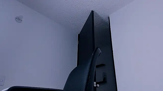 Thommas8a online show from February 2026 02:43:02 AM