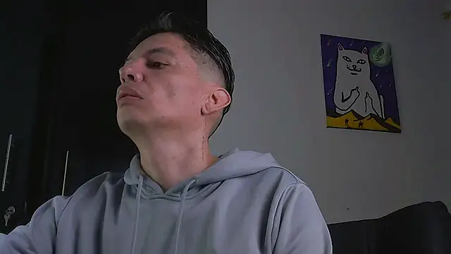 Thommas8a online show from February 2026 02:01:01 AM