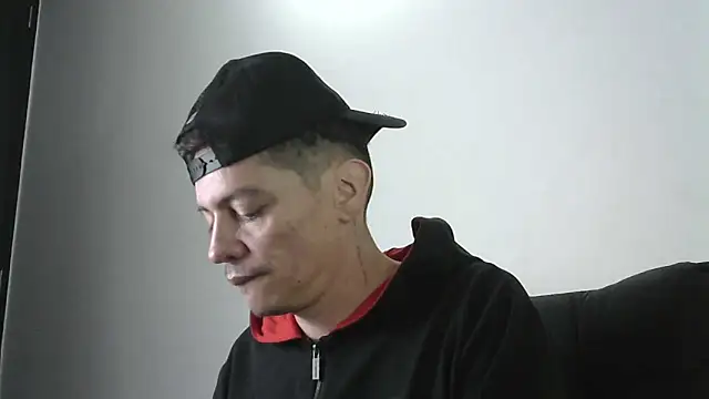 Thommas8a online show from February 2026 12:34:02 AM