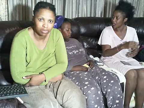 Snapshot of Caramel-Diva chatting on March 2026 04:34:02 AM Caramel-Diva online show from March 2026 04:34:02 AM