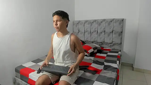 maykyboyx online show from March 2026 11:23:02 PM