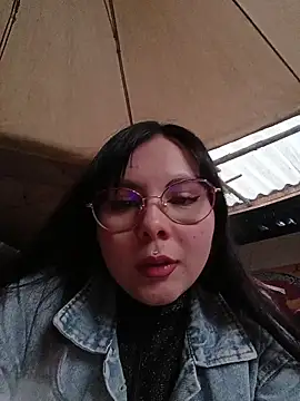 Yulska online show from May 2026 10:47:02 PM