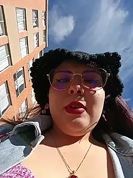 Yulska online show from April 2026 08:59:01 PM