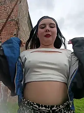 Yulska online show from April 2026 07:09:01 PM