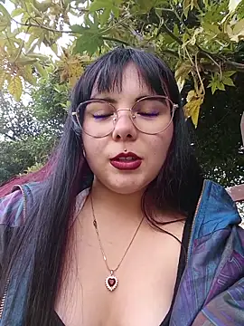 Yulska online show from April 2026 09:51:02 PM