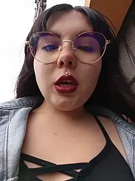 Yulska online show from April 2026 08:55:02 PM