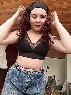 Yulska online show from March 2026 06:52:02 PM