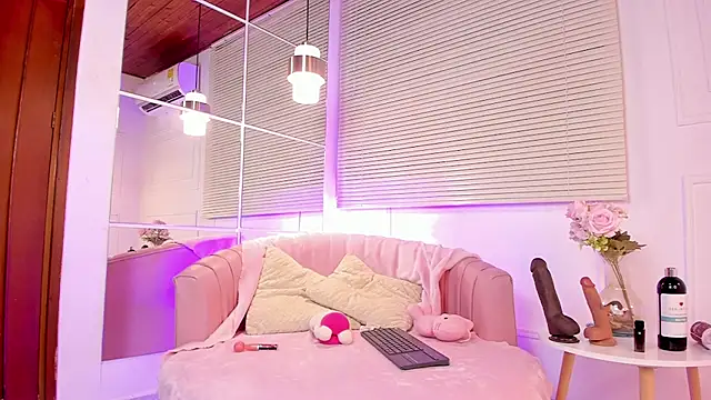 velvetnami online show from April 2026 12:40:02 PM