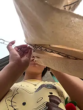 cuty lusy online show from April 2026 01:22:02 AM