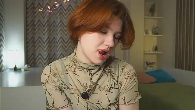 Snapshot of BelleHayton chatting on February 2026 03:12:02 PM BelleHayton online show from February 2026 03:12:02 PM