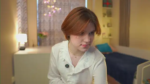 Snapshot of BelleHayton chatting on February 2026 05:52:01 AM BelleHayton online show from February 2026 05:52:01 AM