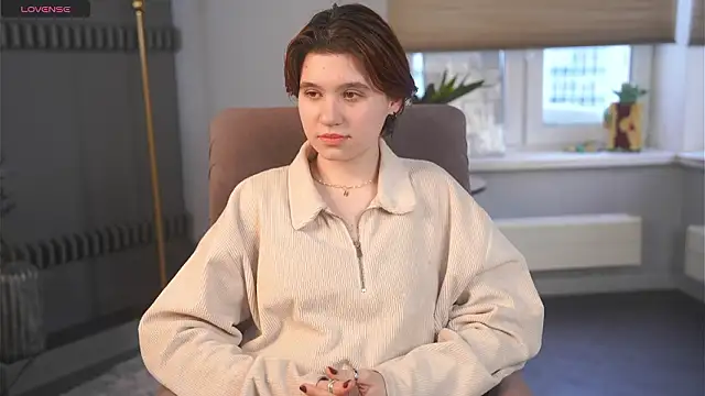 Snapshot of BelleHayton chatting on February 2026 04:23:01 AM BelleHayton online show from February 2026 04:23:01 AM