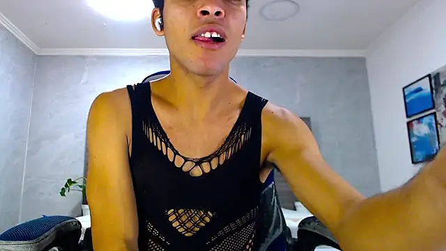 Snapshot of WilThePasive chatting on February 2026 01:40:01 PM WilThePasive online show from February 2026 01:40:01 PM