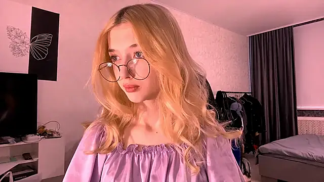 TaliCaan online show from February 2026 09:00:02 AM