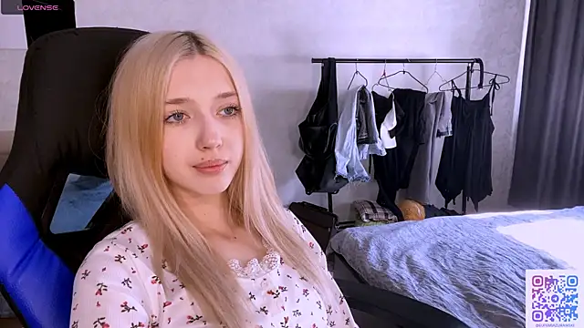 TaliCaan online show from April 2026 11:06:01 AM