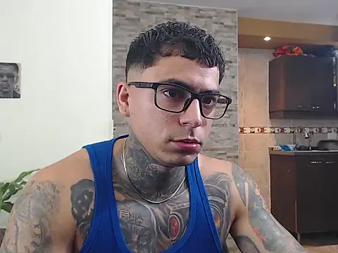 maxstrom111 online show from February 2026 01:11:02 PM