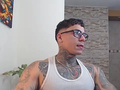 maxstrom111 online show from February 2026 02:06:01 PM