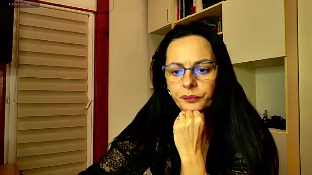 MiriamDelyn online show from February 2026 06:18:02 PM