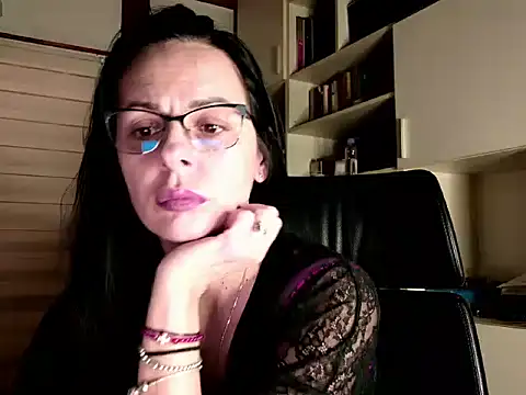 MiriamDelyn online show from February 2026 10:53:02 PM