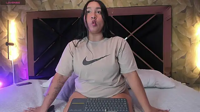 Snapshot of Alanna-Brooke chatting on February 2026 04:37:02 AM Alanna-Brooke online show from February 2026 04:37:02 AM