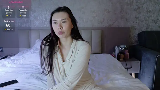gwenonl1ne online show from May 2026 12:26:02 PM