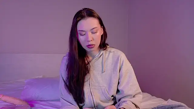 gwenonl1ne online show from April 2026 01:29:02 PM