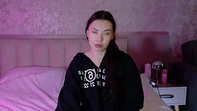 gwenonl1ne online show from May 2026 01:11:02 PM
