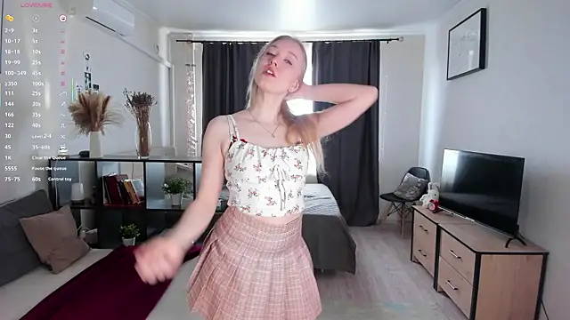 AmyLouWood online show from March 2026 09:20:02 AM