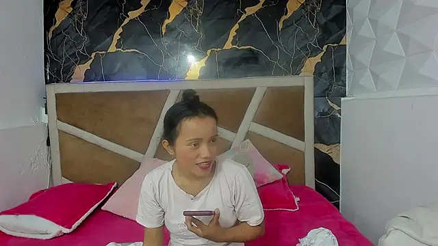 Kimmy london19 online show from April 2026 02:10:02 PM