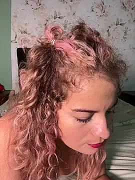 AriBeautiful online show from April 2026 04:47:02 AM