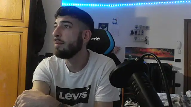 maestroboris95 online show from February 2026 07:44:01 PM