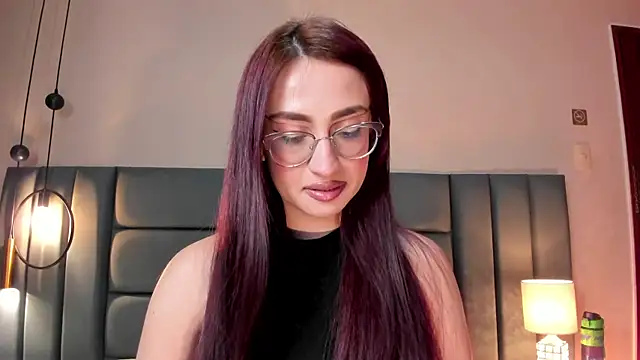 Snapshot of AndraCyruss chatting on February 2026 11:49:01 PM AndraCyruss online show from February 2026 11:49:01 PM