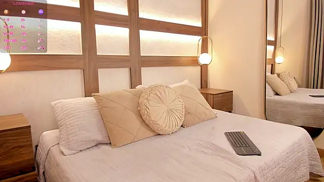 Aurea Silk online show from April 2026 08:21:01 PM