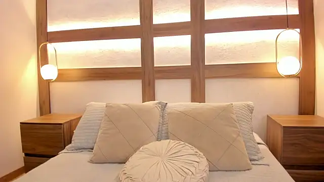 Snapshot of Aurea_Silk chatting on February 2026 08:20:02 PM Aurea Silk online show from February 2026 08:20:02 PM