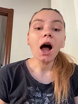 AlessiaandJay online show from April 2026 08:27:01 AM