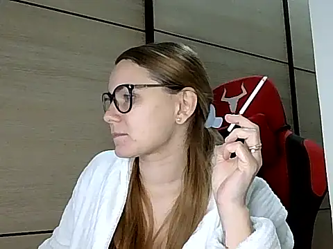 AlessiaandJay online show from April 2026 02:36:02 PM